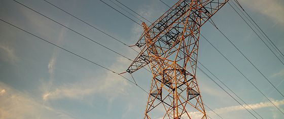 L’era dell’elettricità secondo l’Iea: tra nuove vulnerabilità e competizione globale