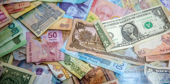 Aumenta il debito globale, cambiano gli equilibri dei mercati finanziari