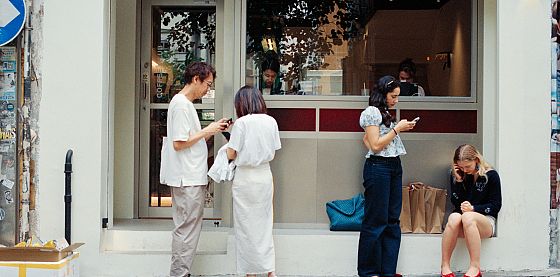 Vite connesse, benessere diseguale: cosa rivelano i nuovi dati Ocse sul digitale