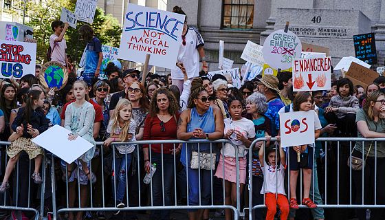 La società civile “accende la luce” in un momento buio