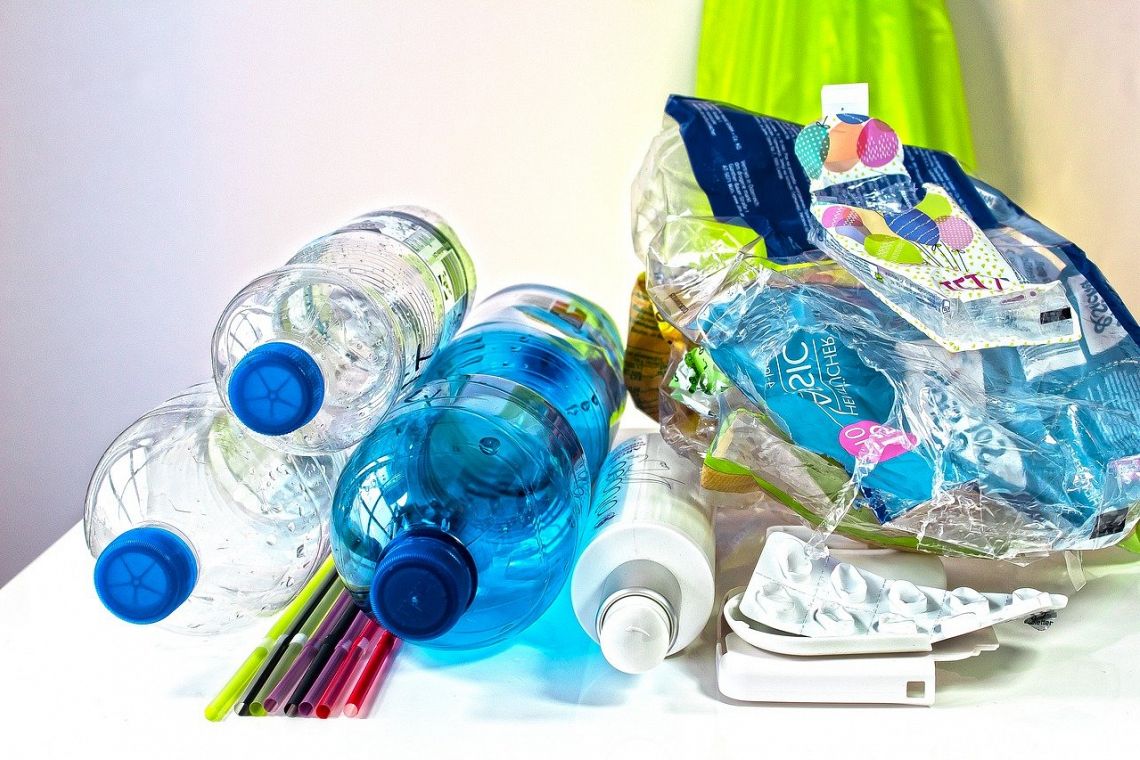 Le possibili alternative alla catastrofe annunciata della plastica nell’ambiente