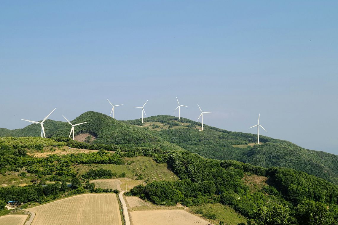 La corsa a ostacoli delle rinnovabili in Italia: tra ritardi e disuguaglianze regionali