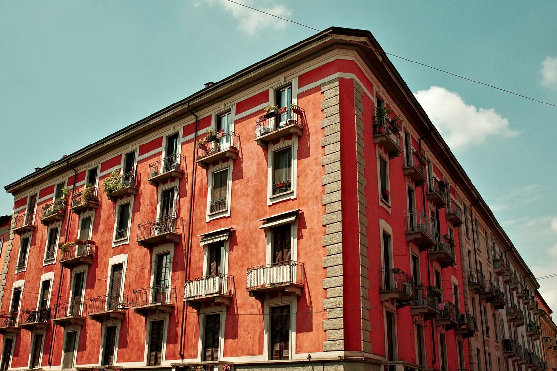 Crisi climatica e mercato immobiliare: -24% il valore degli edifici esposti