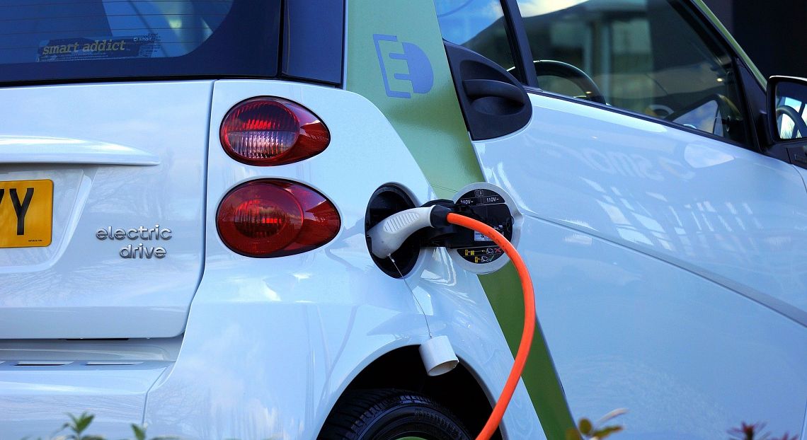 Auto elettriche nell’Ue: necessarie 3 milioni di colonnine entro 10 anni