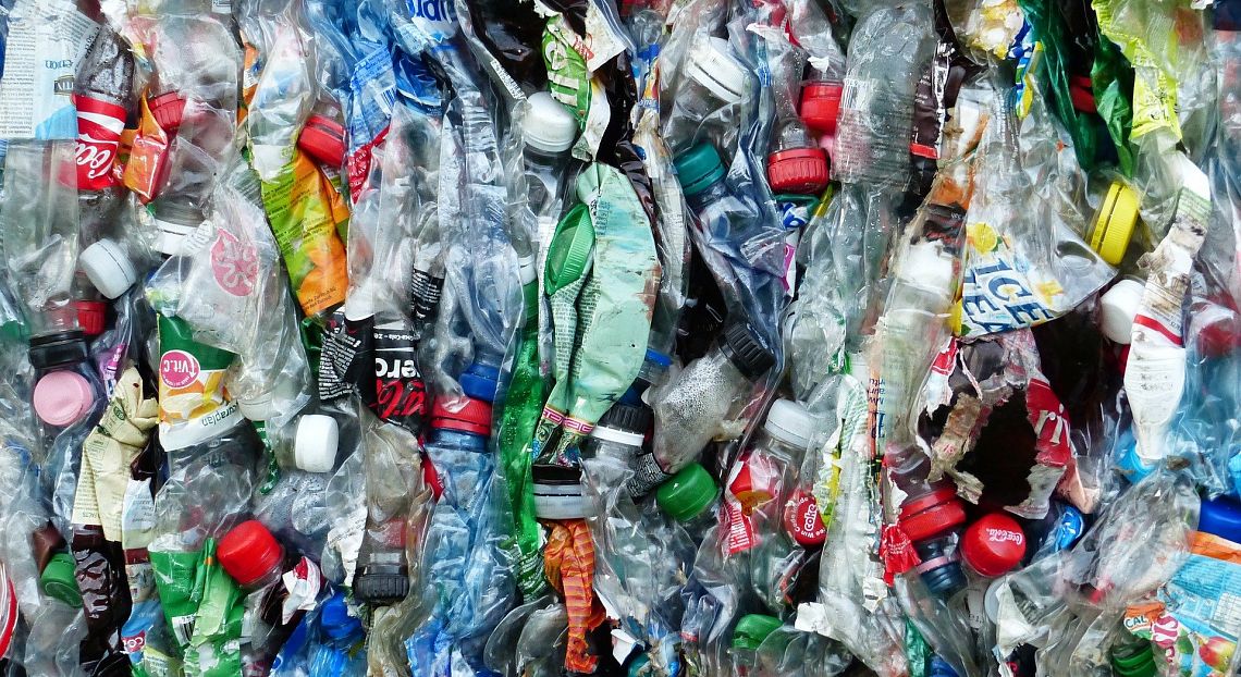 Wwf: l’inquinamento da plastica costa 3.700 miliardi di dollari l’anno