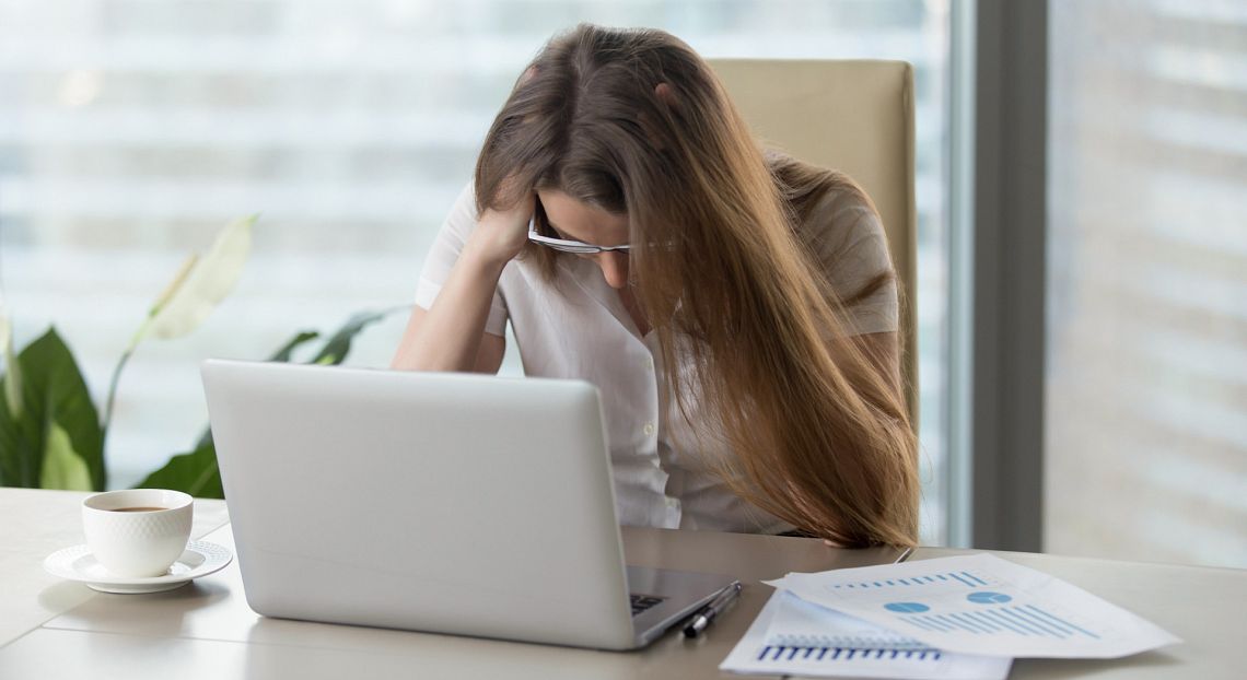 Donne leader nelle Ong a rischio burnout, la colpa è del sistema