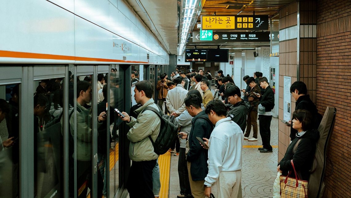 La felicità nell’era digitale: come le relazioni possono dare un senso alla nostra vita