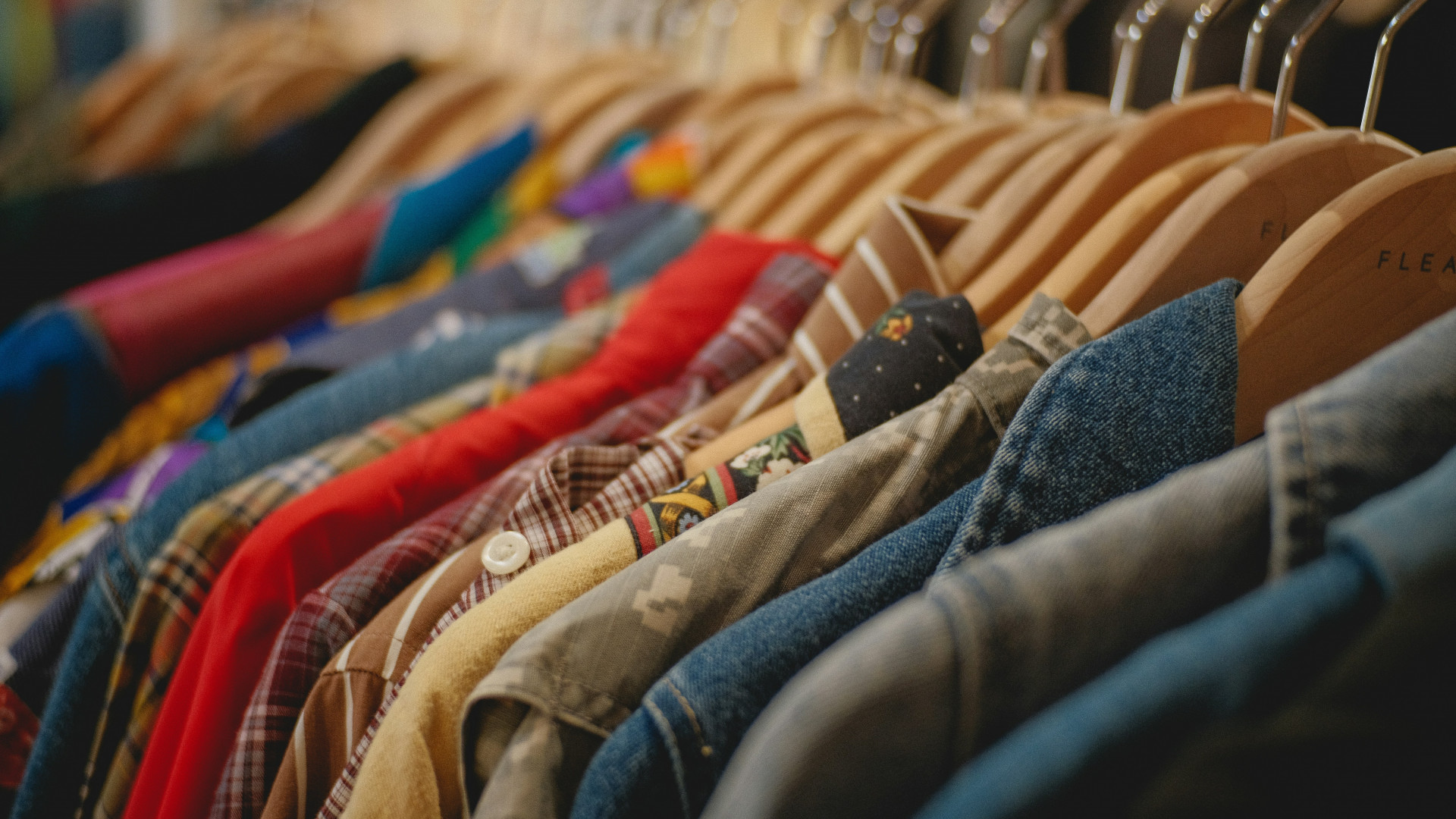 Cresce la moda usata, dal 2026 stop alla distruzione degli invenduti