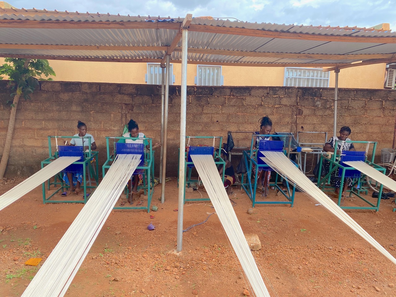 VOCI DAL TERRITORIO <br>Buone pratiche: con “Faso Danfani-Koko Donda” il tessuto diventa simbolo di riscatto